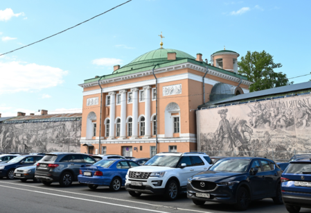 Ничего святого: чиновники Петербурга покушаются на церковь на Конюшенной площади — фото 1