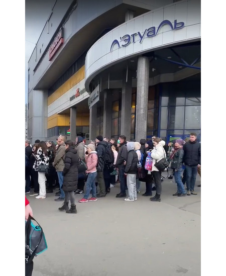 «Просвещение» остановилось: заторы на станциях метро в Петербурге происходят все чаще — фото 1