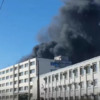 Петербургский завод заволокло дымом: в промзоне горел мусор