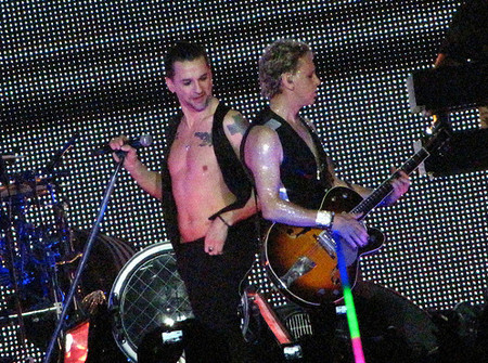 Вселенское ожидание. Концерт Depeche Mode в Санкт-Петербурге. — фото 11
