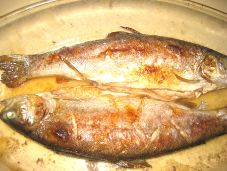 Жареная в духовке рыба с молоденькой картошечкой — фото 6