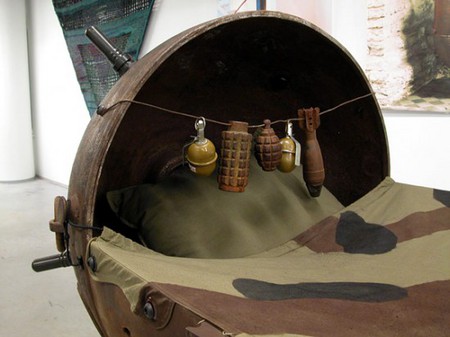 Взрывная эксклюзивная мебель из морских мин от Мати Кармина — фото 20