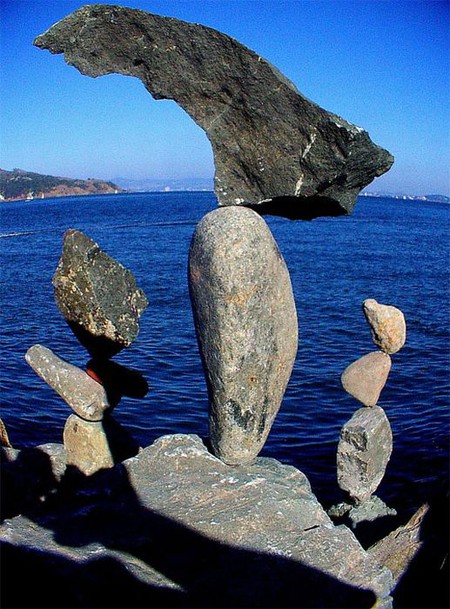 Балансировка камней как искусство поиска равновесия — фото 1