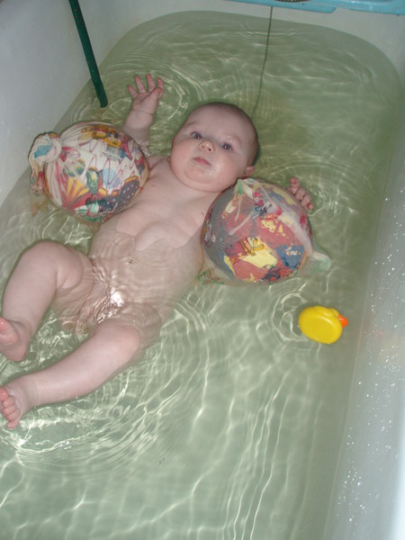 Как сделать купание приятным для малышей и их родителей — фото 2