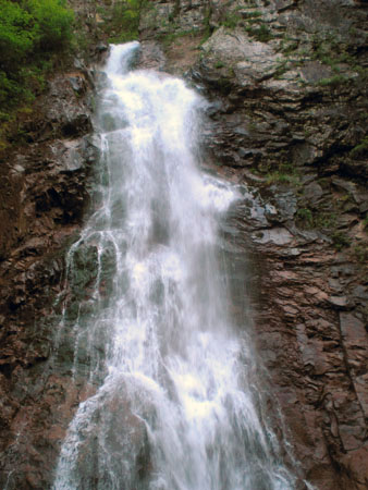 Водопад Черный шаман