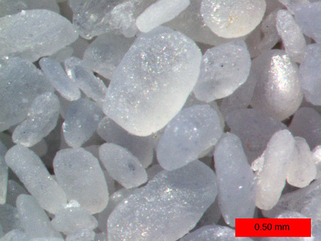 Гипсовый песок (селенит) под микроскопом