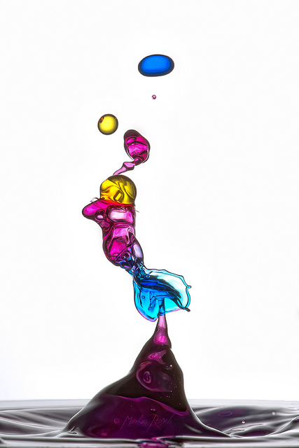 Скульптуры из … воды. Макрофотографии разноцветных капель — фото 26