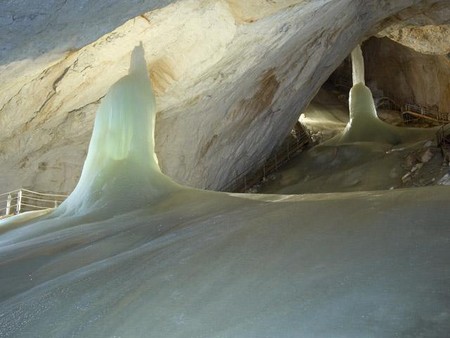 Эйсризенвельт – ледяная пещера в Австрии. Если хочется мороза летом. — фото 5