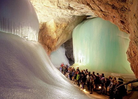 Эйсризенвельт – ледяная пещера в Австрии. Если хочется мороза летом. — фото 11