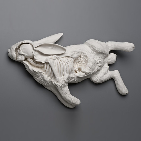 Живой фарфор и смерть в скульптурах Кейт МакДауэлл — фото 7