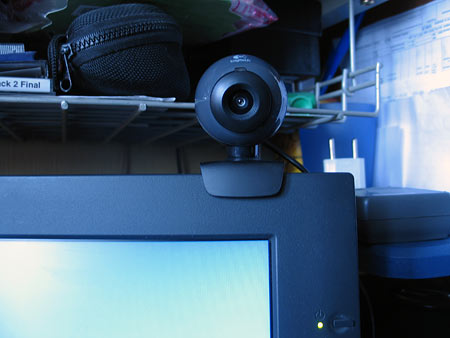 Logitech Webcam C160 смотрится вполне симтпотично