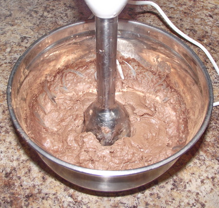 Бисквитный рулет с шоколадным кремом — фото 13